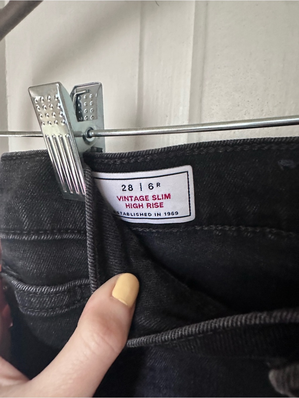 GAP Black Washed High-Rise Jeans - Picture 2 of 2
